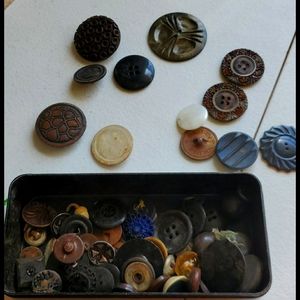 Lot of vintage/antique buttons